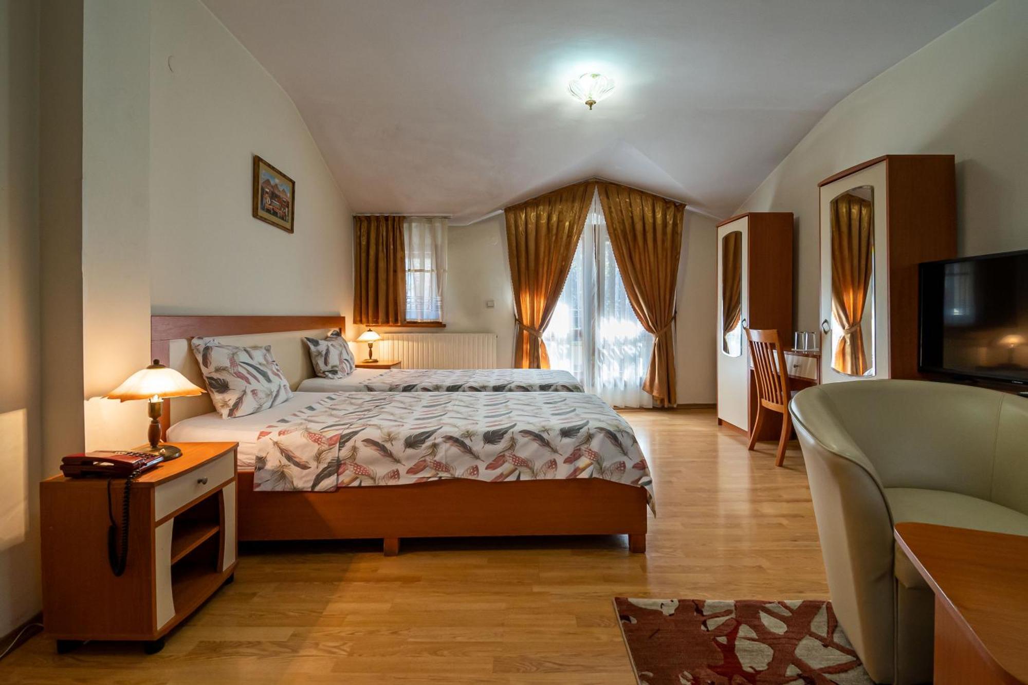 Primavera 1 Hotel Pazardzhik Exteriör bild