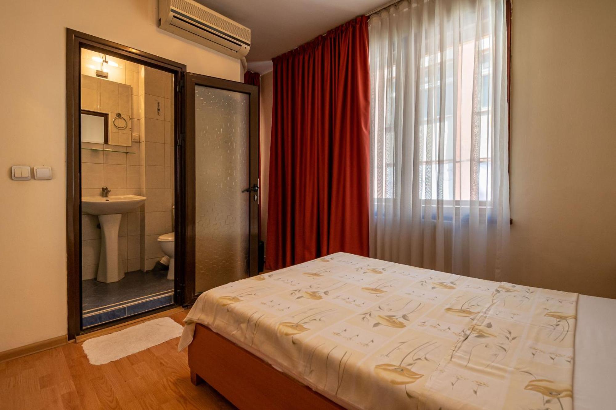 Primavera 1 Hotel Pazardzhik Exteriör bild